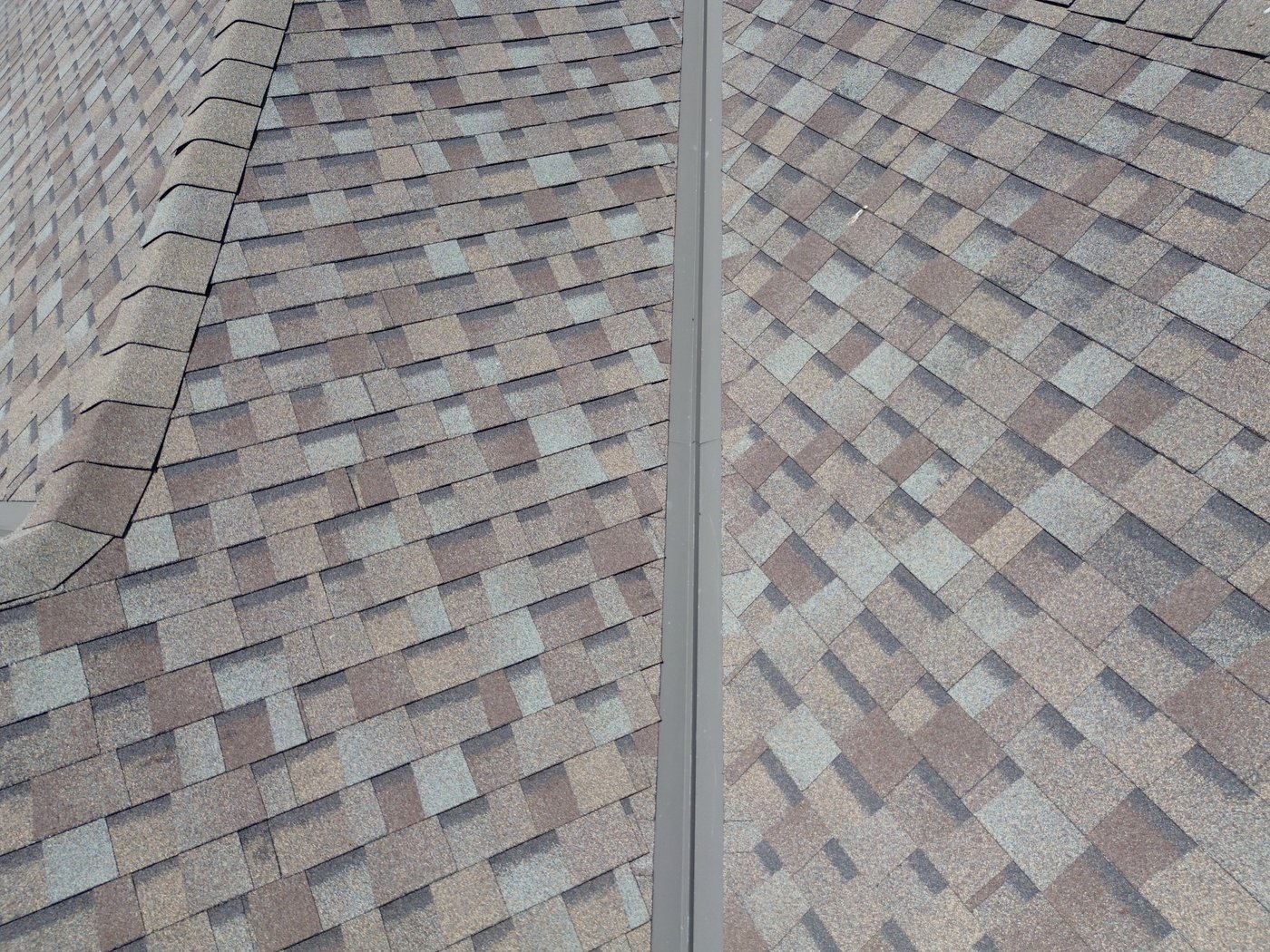 Roof valley